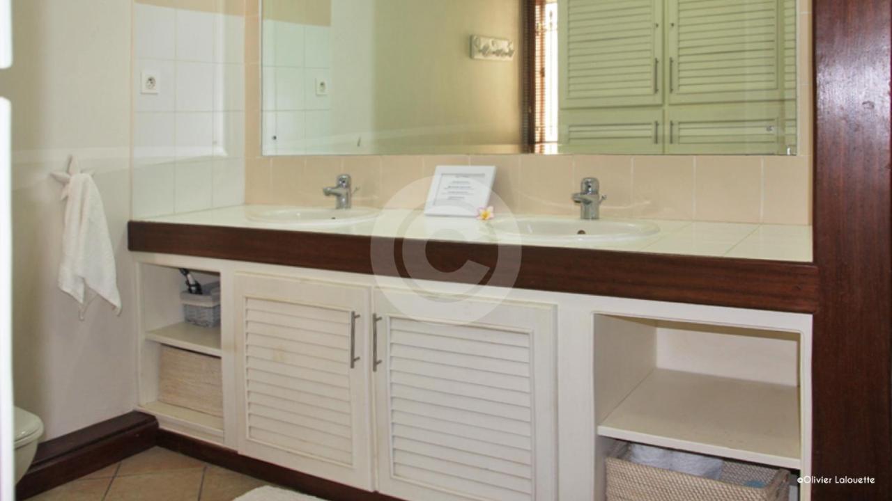 Fantastic Spacious Beachfront Villavacances Grand Baie Extérieur photo