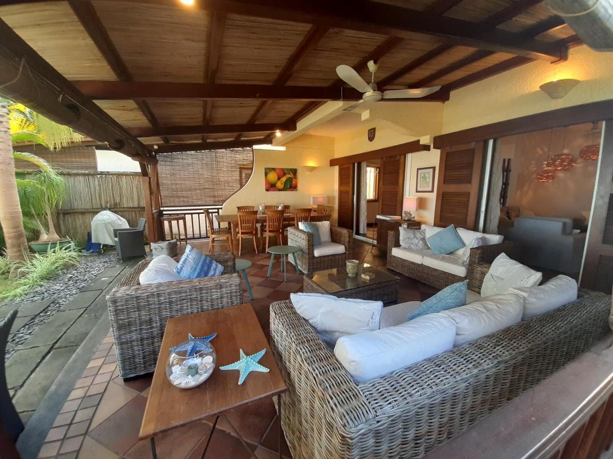 Fantastic Spacious Beachfront Villavacances Grand Baie Extérieur photo