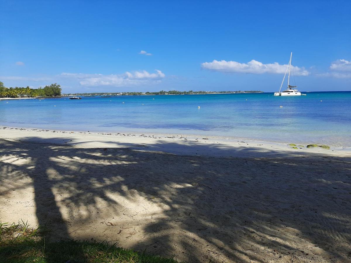 Fantastic Spacious Beachfront Villavacances Grand Baie Extérieur photo