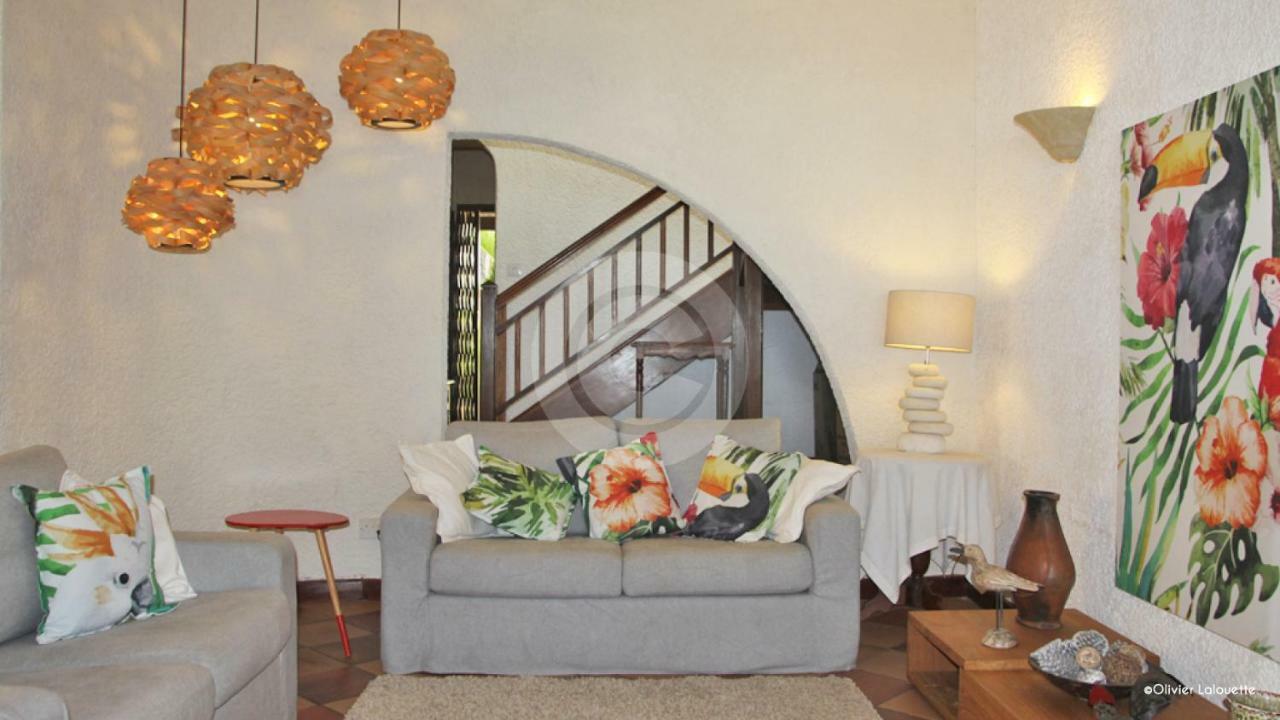 Fantastic Spacious Beachfront Villavacances Grand Baie Extérieur photo
