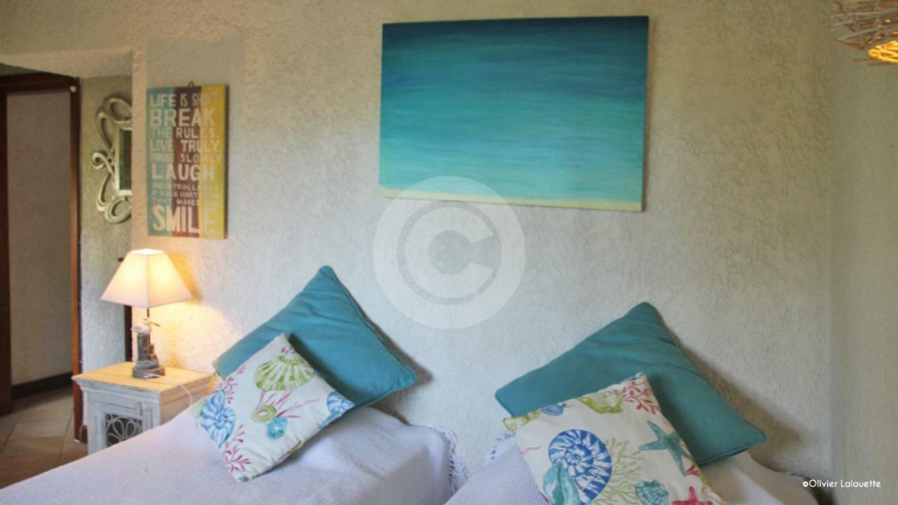 Fantastic Spacious Beachfront Villavacances Grand Baie Extérieur photo